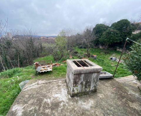 Freistehende alte italienische Villa aus dem Jahr 1912 mit Meerblick und 2.383 m2 Garten in Rijeka, zu verkaufen - foto 17