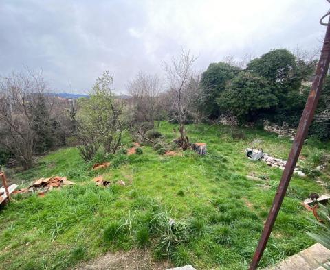 Freistehende alte italienische Villa aus dem Jahr 1912 mit Meerblick und 2.383 m2 Garten in Rijeka, zu verkaufen - foto 19