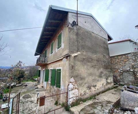 Freistehende alte italienische Villa aus dem Jahr 1912 mit Meerblick und 2.383 m2 Garten in Rijeka, zu verkaufen - foto 54