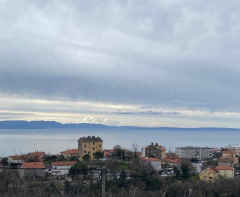 Freistehende alte italienische Villa aus dem Jahr 1912 mit Meerblick und 2.383 m2 Garten in Rijeka, zu verkaufen - foto 57