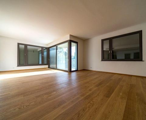 Apartment in a new building with a beautiful view, 200 meters from the sea in the center of Opatija, for sale - pic 12