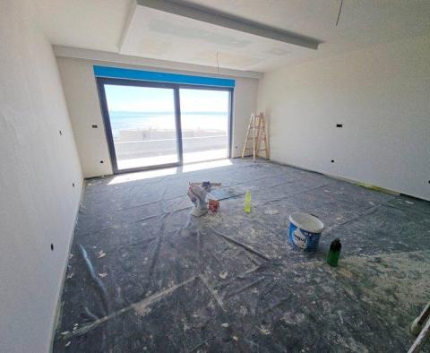 Spacieux appartement neuf avec vue sur la mer à Makarska, à vendre - pic 5