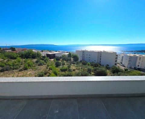 Spacieux appartement neuf avec vue sur la mer à Makarska, à vendre 