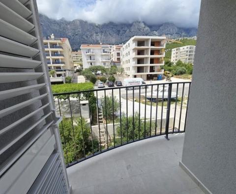 Wunderschöne neue 1-Zimmer-Wohnung in Makarska mit offenem Meerblick, zu verkaufen - foto 2