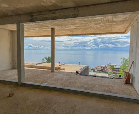 Appartements modernes dans un nouveau bâtiment au-dessus du centre d'Opatija, à 250 m de la mer, à vendre - pic 2