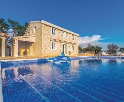 Impressive stone villa in Zadar area just 80 meters from the sea! - pic 7