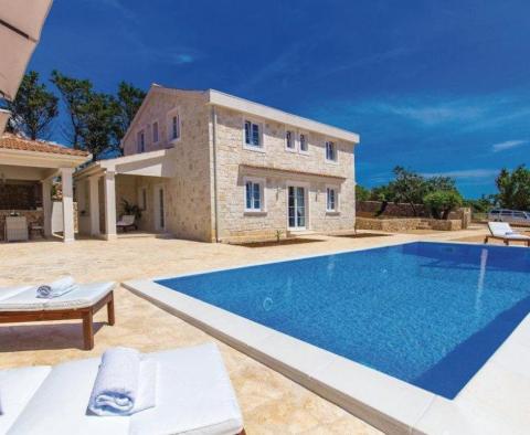 Impressive stone villa in Zadar area just 80 meters from the sea! - pic 9