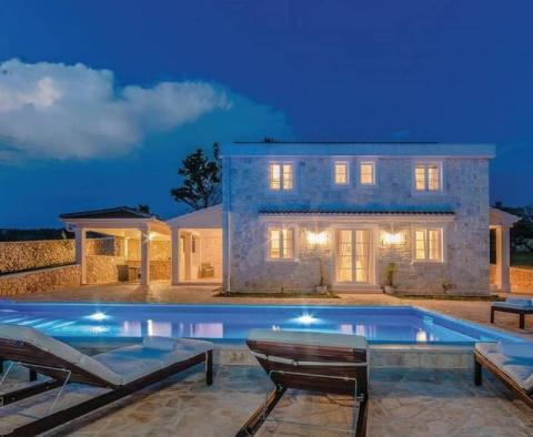 Impressive stone villa in Zadar area just 80 meters from the sea! - pic 40