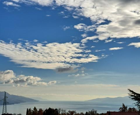 Maison avec jardin et vue panoramique sur la mer à Kastav sur Opatija, à vendre 