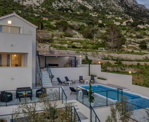 Villa sur la riviera de Makarska, à 70 m de la mer, à vendre - pic 28