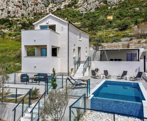 Villa sur la riviera de Makarska, à 70 m de la mer, à vendre - pic 3