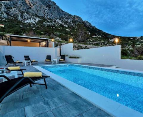 Villa sur la riviera de Makarska, à 70 m de la mer, à vendre - pic 37