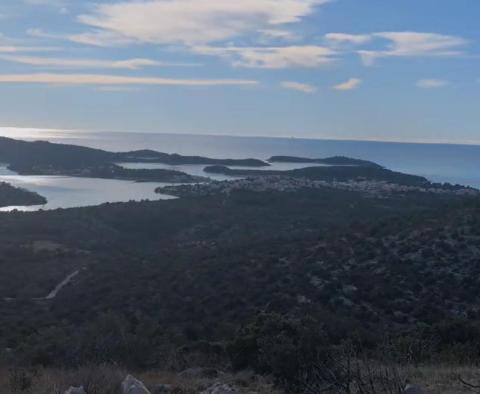 Plusieurs terrains à vendre dans la région de Rogoznica, avec vue lointaine sur la mer - pic 2