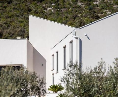 Luxus villa medencével Trogir környékén, 1 km-re a tengertől, 7000 nm-en. földből! - pic 30