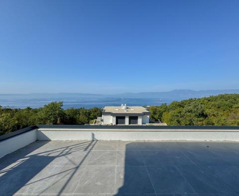 Moderne Villa mit Swimmingpool und Garage und Panoramablick auf das Meer in Kostrena, zu verkaufen - foto 6