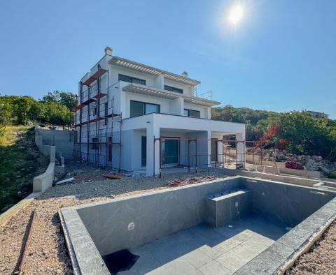 Moderne Villa mit Swimmingpool und Garage und Panoramablick auf das Meer in Kostrena, zu verkaufen - foto 16