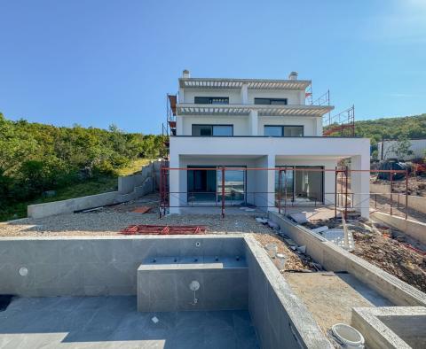 Moderne Villa mit Swimmingpool und Garage und Panoramablick auf das Meer in Kostrena, zu verkaufen - foto 19