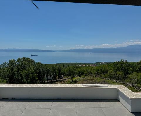 Villa neuve moderne avec piscine à débordement, garage, jardin, vue panoramique sur la mer à Kostrena, à vendre - pic 25