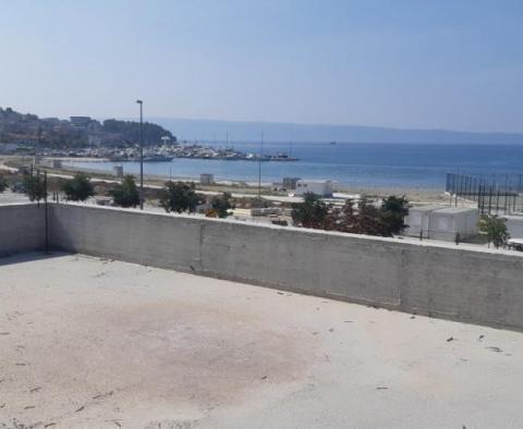 Hôtel incomplet à vendre à seulement 50 mètres de la mer dans la région de Split - pic 12