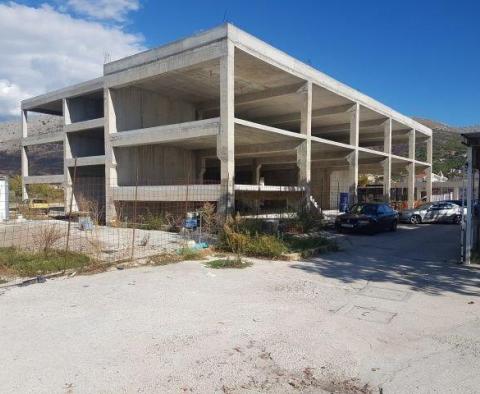 Hôtel incomplet à vendre à seulement 50 mètres de la mer dans la région de Split - pic 13