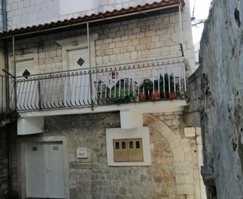 Stone house for sale in misterious Kastel Luksic just 100 meters from the sea - pic 3