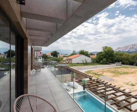 Villa urbaine avec piscine à Baska sur la péninsule de Krk, à seulement 500 mètres de la mer - pic 38