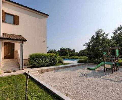 Beautiful villa with pool and garden of 2000m2 in Svetvincenat - pic 7