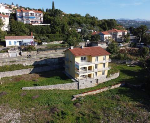 Spacieuse maison individuelle 580m2 avec vue mer sur un terrain de 3200 m2 à Pobri, Opatija - pic 3