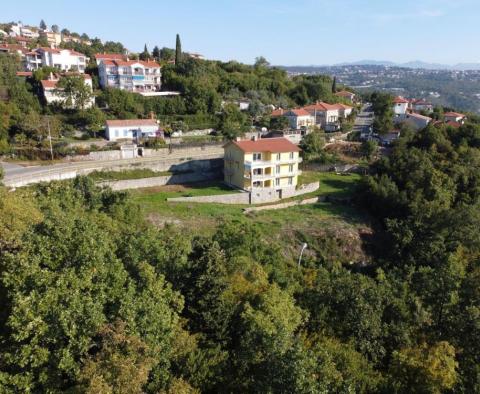 Spacieuse maison individuelle 580m2 avec vue mer sur un terrain de 3200 m2 à Pobri, Opatija - pic 7