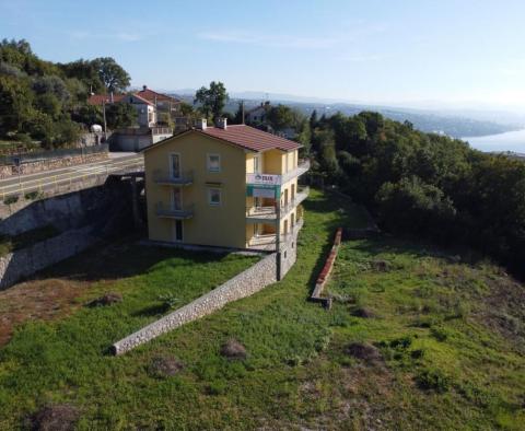 Spacieuse maison individuelle 580m2 avec vue mer sur un terrain de 3200 m2 à Pobri, Opatija - pic 10