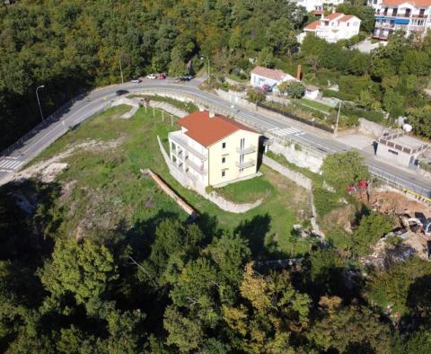 Spacieuse maison individuelle 580m2 avec vue mer sur un terrain de 3200 m2 à Pobri, Opatija - pic 14