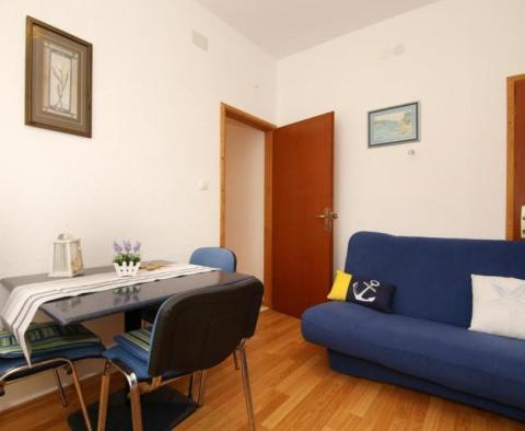 Apartmánový dům první linie v Rogoznici se 7 apartmány a kotvištěm lodí - pic 11