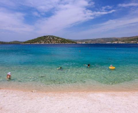 Ackerland in Rogoznica 250 Meter vom Meer entfernt mit Potenzial zur Umwandlung in städtisches Land - foto 6