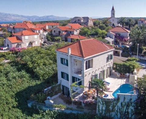 Villa en pierre élégante avec vue magnifique sur la mer à Mirca sur l'île de Brac - pic 3