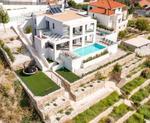 Elégante villa moderne à Zrnovica près de Split sur 3700 m². de terre - pic 11