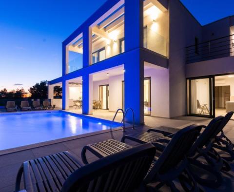 Elégante villa moderne à Zrnovica près de Split sur 3700 m². de terre - pic 41