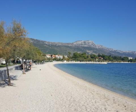 Terrain à prix attractif à vendre à Kastel Kambelovac avec vue sur la mer et permis de construire valide - pic 3