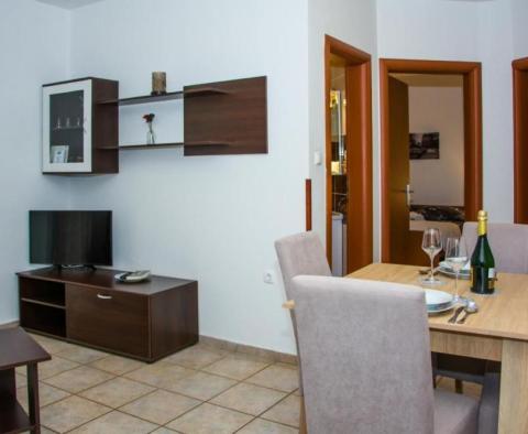 Aparthotel 5 apartmannal, tengerre néző kilátással Sveti Jurajban, Senjben - pic 22