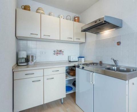 Světlý apartmánový dům na prodej v Poreči s výhledem na moře - pic 9