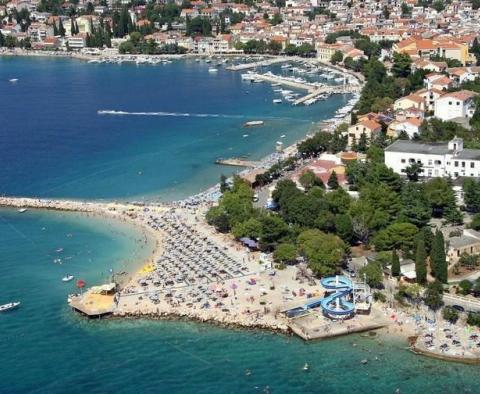 Hotel in erster Meereslinie an einem wunderschönen Strand an der Riviera von Vinodolska zu verkaufen – großes Potenzial für ein 5-Sterne-Objekt der Premiumklasse!! - foto 2