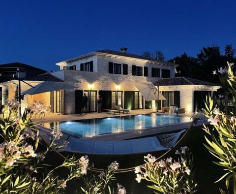 Une belle villa neuve en pierre avec vue sur la mer dans la région de Porec en nouvelle Toscane - pic 2