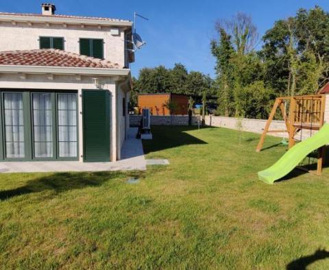 Une belle villa neuve en pierre avec vue sur la mer dans la région de Porec en nouvelle Toscane - pic 3