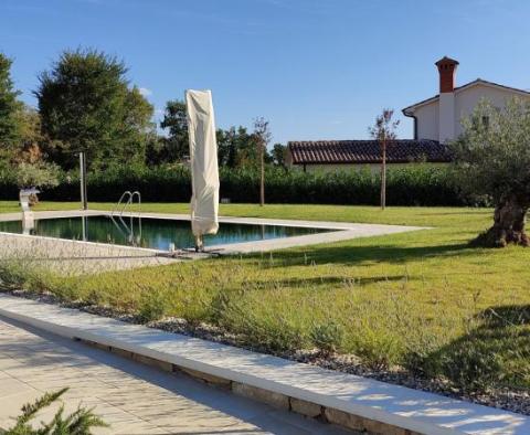 Une belle villa neuve en pierre avec vue sur la mer dans la région de Porec en nouvelle Toscane - pic 5