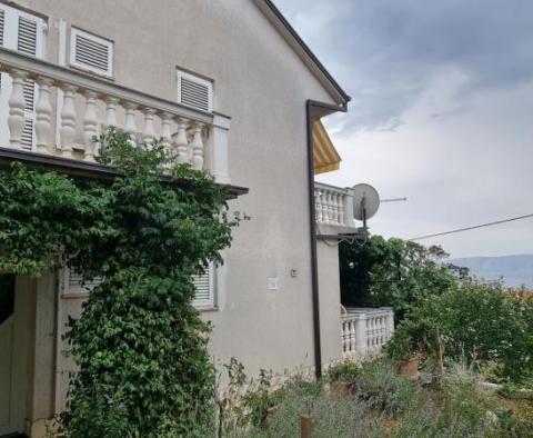 Haus mit drei Wohnungen in Novi Vinodolski mit Meerblick, 600 Meter vom Meer entfernt - foto 6