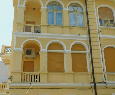 Appartement exclusif dans une villa Art Nouveau à 50 mètres de la mer - pic 2