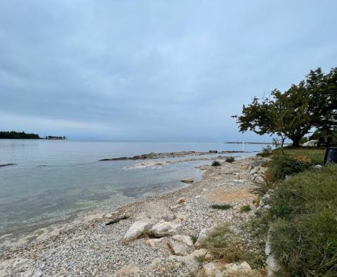 Rewelacyjny nowy ośrodek 5***** w rejonie Umag 100 metrów od plaży oferuje willę z basenem  - pic 26