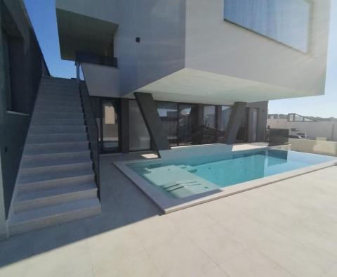 Stunning new modern villa in Medulin, 150 meters from the sea - pic 11