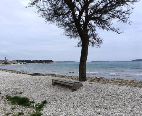 Einzigartiges Stadtgrundstück zum Verkauf in Fažana, 50 m vom Strand entfernt - foto 11