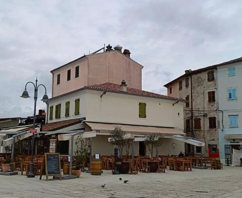 Einzigartiges Stadtgrundstück zum Verkauf in Fažana, 50 m vom Strand entfernt - foto 14