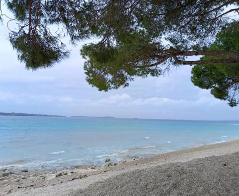 Einzigartiges Stadtgrundstück zum Verkauf in Fažana, 50 m vom Strand entfernt - foto 25